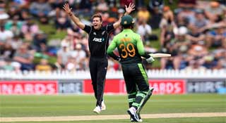 আবারও বৃষ্টি, আবারও পাকিস্তানের হার