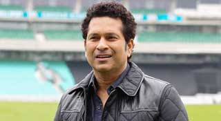 জন্মদিনে খেপেছে শচীন ভক্তরা