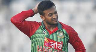 হোয়াইটওয়াশের লজ্জার দিনেও সাকিবের রেকর্ড