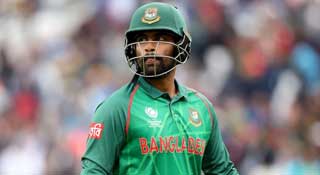 উইকেট নিয়ে কথা বলায় ‘অনুতপ্ত’ তামিম