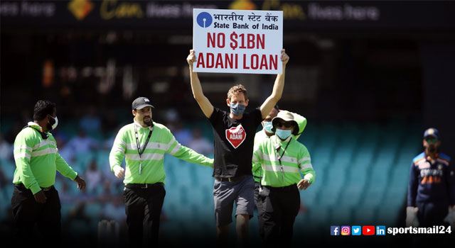 ভারতীয় কোম্পানির বিরুদ্ধে অস্ট্রেলিয়া ক্রিকেট মাঠে প্রতিবাদ