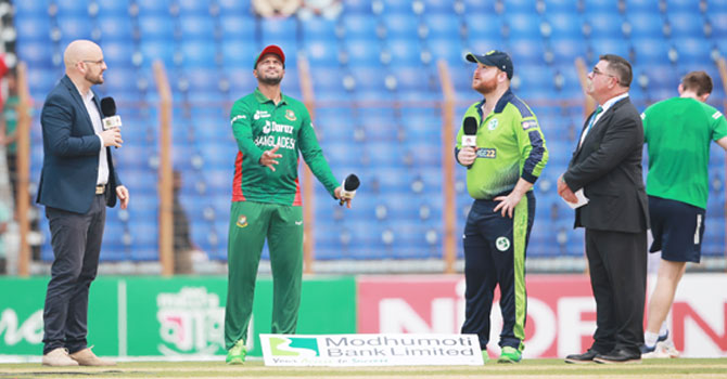 ব্যাটিংয়ে বাংলাদেশ, একাদশে ফিরলেন নাসুম