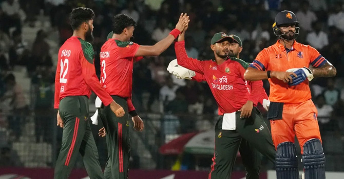 একাদশের অর্ধেকেই পাল্টে ফেললো বাংলাদেশ