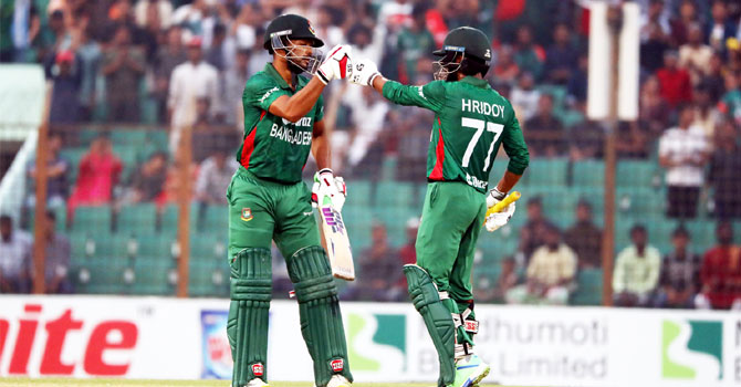 বিশ্ব চ্যাম্পিয়নদের হারিয়ে দারুণ শুরু বাংলাদেশের