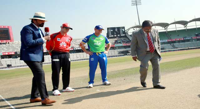 টস ভাগ্যে স্মিথের কাছে ওয়ার্নারের হার