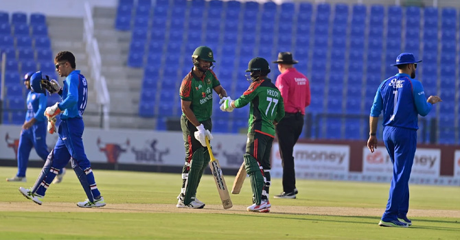 হার দিয়ে ওয়ানডে সিরিজ শুরু করলো বাংলাদেশ