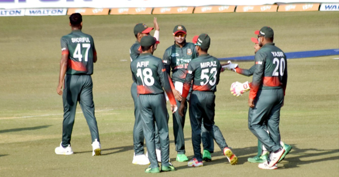 বড় ব্যবধানে হারিয়ে সিরিজ জয় নিশ্চিত করলো বাংলাদেশ