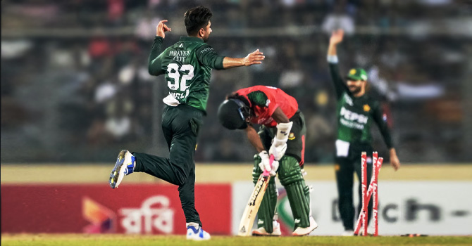 বাংলাদেশকে বিদায় করে ফাইনালে পাকিস্তান