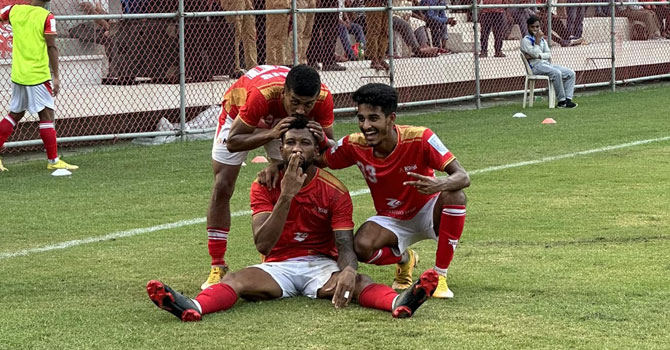 টানা চতুর্থ শিরোপা জয়ে নতুন রেকর্ড বইয়ে বসুন্ধরা কিংস