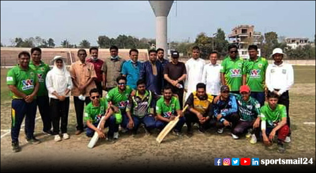 সাতক্ষীরায় ক্রিকেট ম্যাচে মেতেছিলেন টিভি ক্যামেরা জার্নালিস্টরা