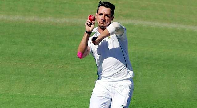ব্যাটসম্যানদের মাথায় মেরে মজা পান স্টেইন! 