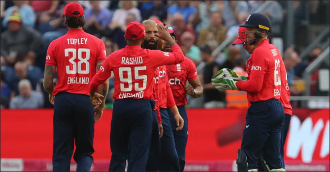 সারা বছর না খেলেও টি-টোয়েন্টি বিশ্বকাপে ইংল্যান্ড দলে স্টোকস-উড