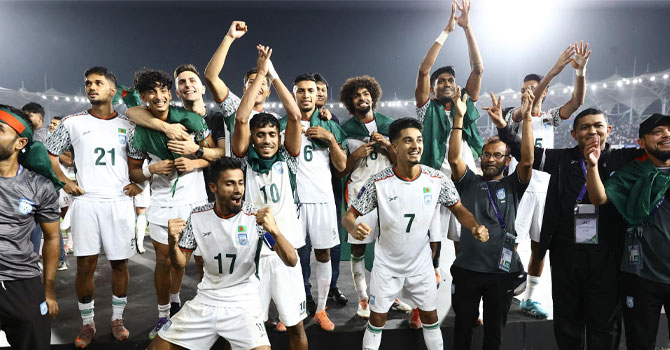 হামজাদের তিন ম্যাচে বাফুফের আয় ৪ কোটি টাকা