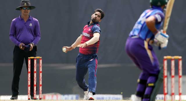 ডিপিএলে উইকেট শিকারীর শীর্ষে ফরহাদ রেজা