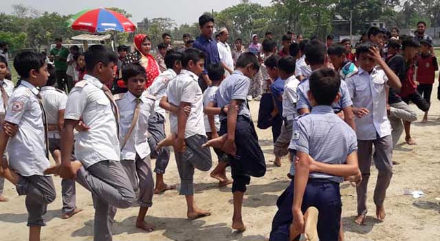 বর্ষবরণে শেরপুরে শিশু আনন্দমেলা-লোকজ খেলাধুলা