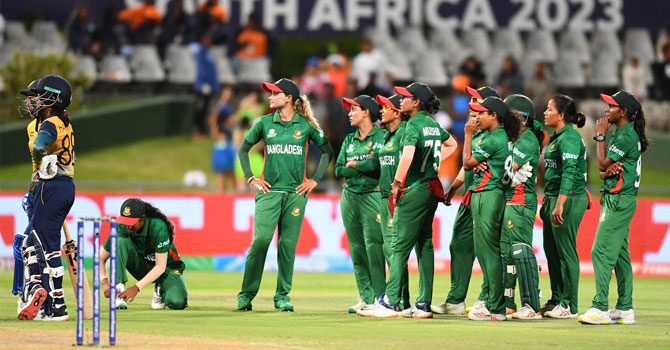 মারুফার বোলিংয়ে আশা জাগিয়েও হারলো বাংলাদেশের মেয়েরা