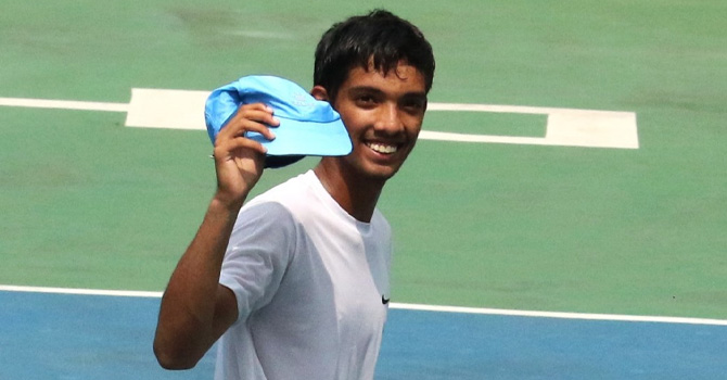 রোমাঞ্চকর লড়াইয়ে সেমিতে জারিফ আবরার