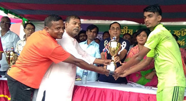 ঝিকরগাছায় বঙ্গবন্ধু গোল্ডকাপ ফুটবলে চ্যাম্পিয়ন সদর ইউনিয়ন