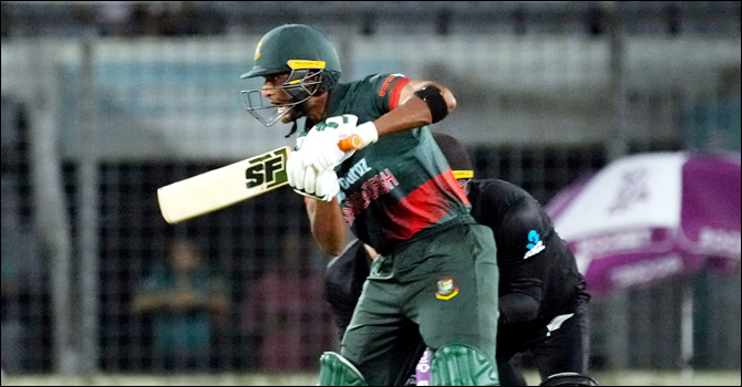 পাঁচ হাজার রান ক্লাবে মাহমুদউল্লাহ রিয়াদ