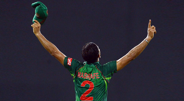 অধিনায়কত্ব ছাড়লেন মাশরাফি