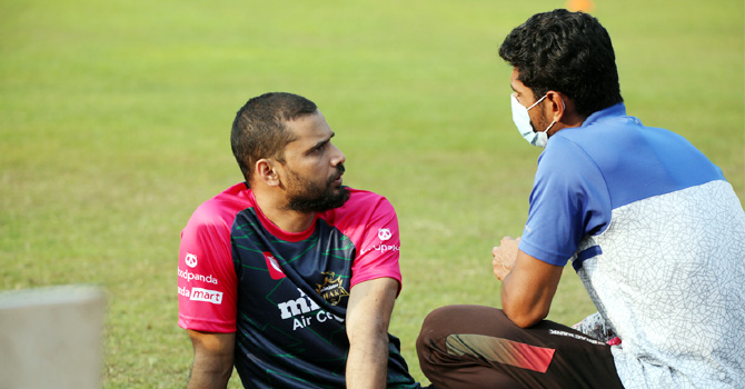 ৪০২ দিন পর মাঠের খেলায় মাশরাফি