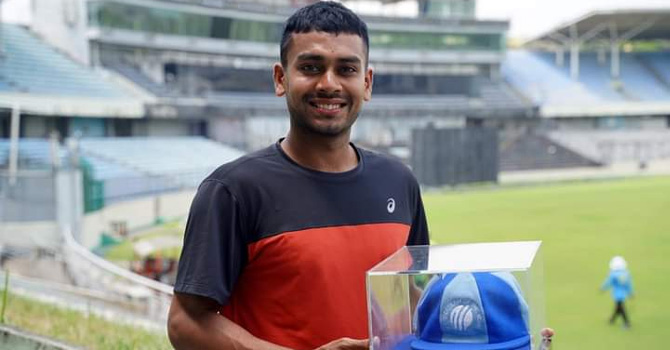 আইসিসির স্বীকৃতি হাতে পেলেন মিরাজ