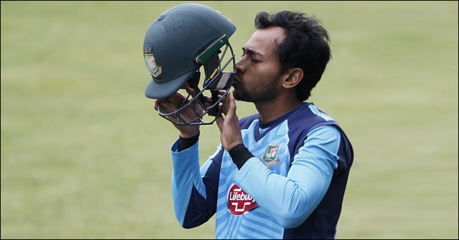 মাঠের খেলায় ফিরছেন মুশফিক