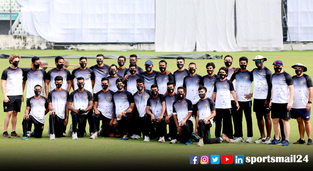 ফাউন্ডেশন থেকে মাস্ক উপহার দিলেন মুশফিক
