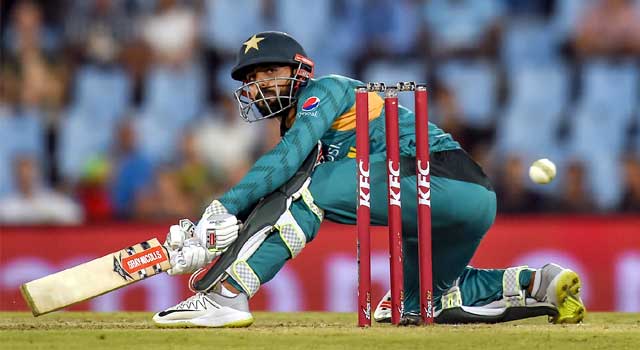 পাকিস্তানের মান বাঁচালেন শাদাব খান