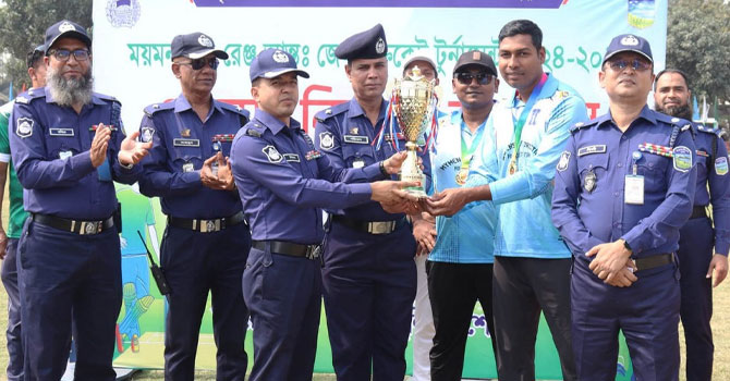 শেরপুরে রেঞ্জ ক্রিকেটে চ্যাম্পিয়ন ময়মনসিংহ জেলা পুলিশ