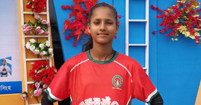 ময়মনসিংহের সবুজ গালিচায় নতুন নক্ষত্র ক্ষুদে ফুবটলার রিমি