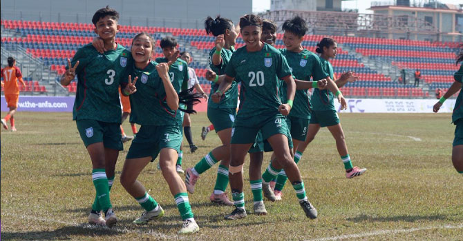 ভারতকে জোড়া গোলে হারিয়ে ফাইনালের পথে বাংলাদেশ