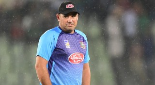দেশের বাইরে জয়ের খোঁজে ডোমিঙ্গো