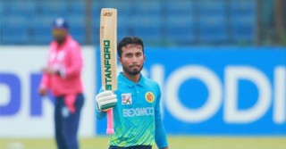 সেঞ্চুরি হাকিয়ে জানান দিলেন আফিফ