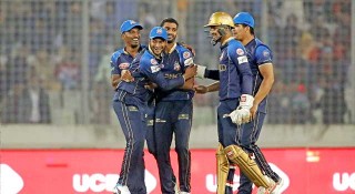 অভিষেকেই অচেনা আলিসের হ্যাটট্রিক রেকর্ড