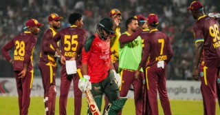 চট্টগ্রামে ব্যাটিং দুর্দশায় হারলো বাংলাদেশ