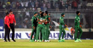 রোমাঞ্চকর লড়াইয়ে সিরিজ জিতলো বাংলাদেশ