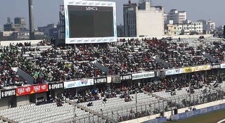দর্শক খরা কাটিয়ে উঠছে বঙ্গবন্ধু বিপিএল