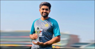 তিন ফরম্যাটের শীর্ষস্থান দখলে আরও কাছে বাবর