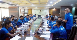 এশিয়া কাপের দল নিয়ে হাথুরুর বৈঠক