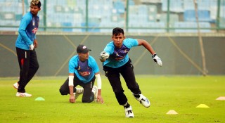 বাংলাদেশকে নিয়ে সতর্ক ভারত