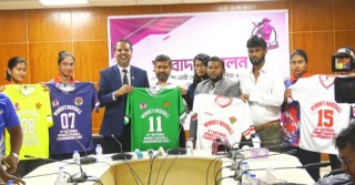 মেয়েদের নিয়ে ঢাকায় বেসবলের নতুন যাত্রা
