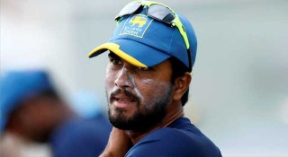 নিষেধাজ্ঞা কাটিয়ে ফিরলেন চান্ডিমাল