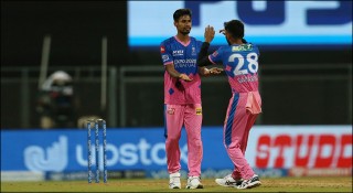 অধিনায়কের পাশাপাশি জরিমানা গুনলেন মোস্তাফিজও