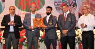 ১৫ লাখ টাকা আর্থিক পুরস্কার পেলেন স্বর্ণজয়ী ইমরানুর
