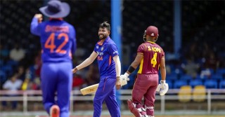 উত্তেজনা ছড়ানো ম্যাচে উইন্ডিজদের হারালো ভারত
