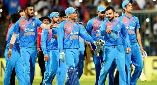ফিরলেন কোহলি, বাদ কার্তিক-জাদেজা