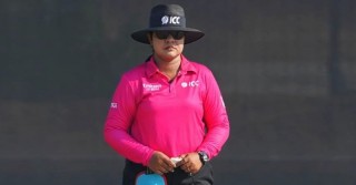 নেদারল্যান্ডস সিরিজে আম্পায়ার প্যানেলে জেসি