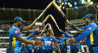 বিদায় বেলায়ও রাঙিয়ে গেলেন মালিঙ্গা