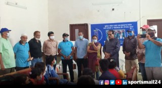 নারী খেলোয়াড়দের ঈদ উপহার দিলেন ময়মনসিংহের সাবেক ক্রিকেটাররা